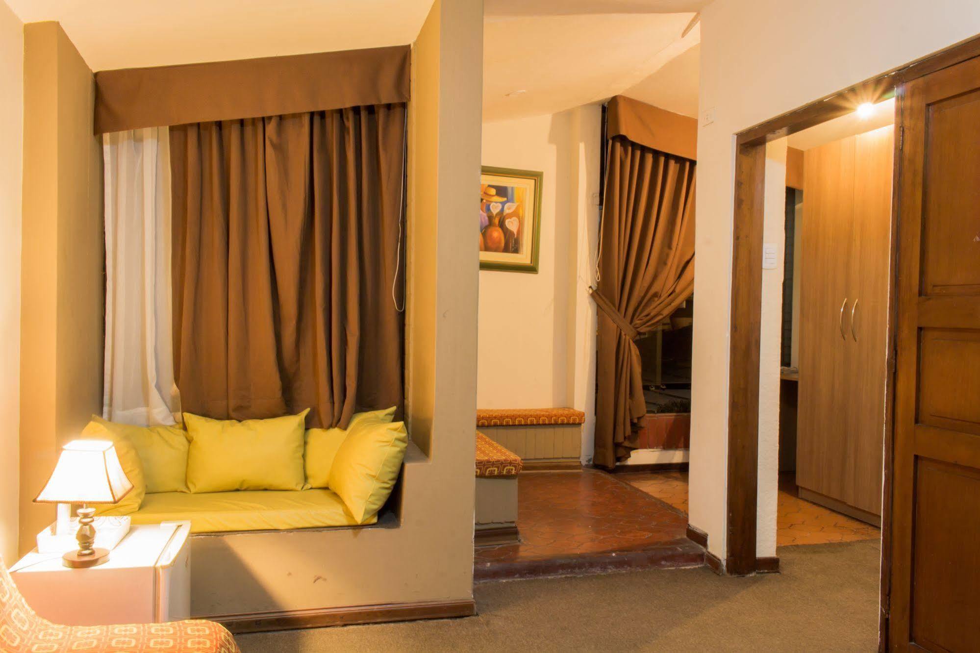 Hotel Country Trujillo Encalada 외부 사진